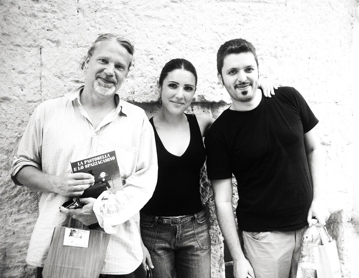 Il questa foto sono con Martin Widmark e mia sorella Milena Galeoto che ha curato il progetto portando il libro anche in Italia (lDall'alto del Cielo al fondo del Mare) e in altri Paesi.